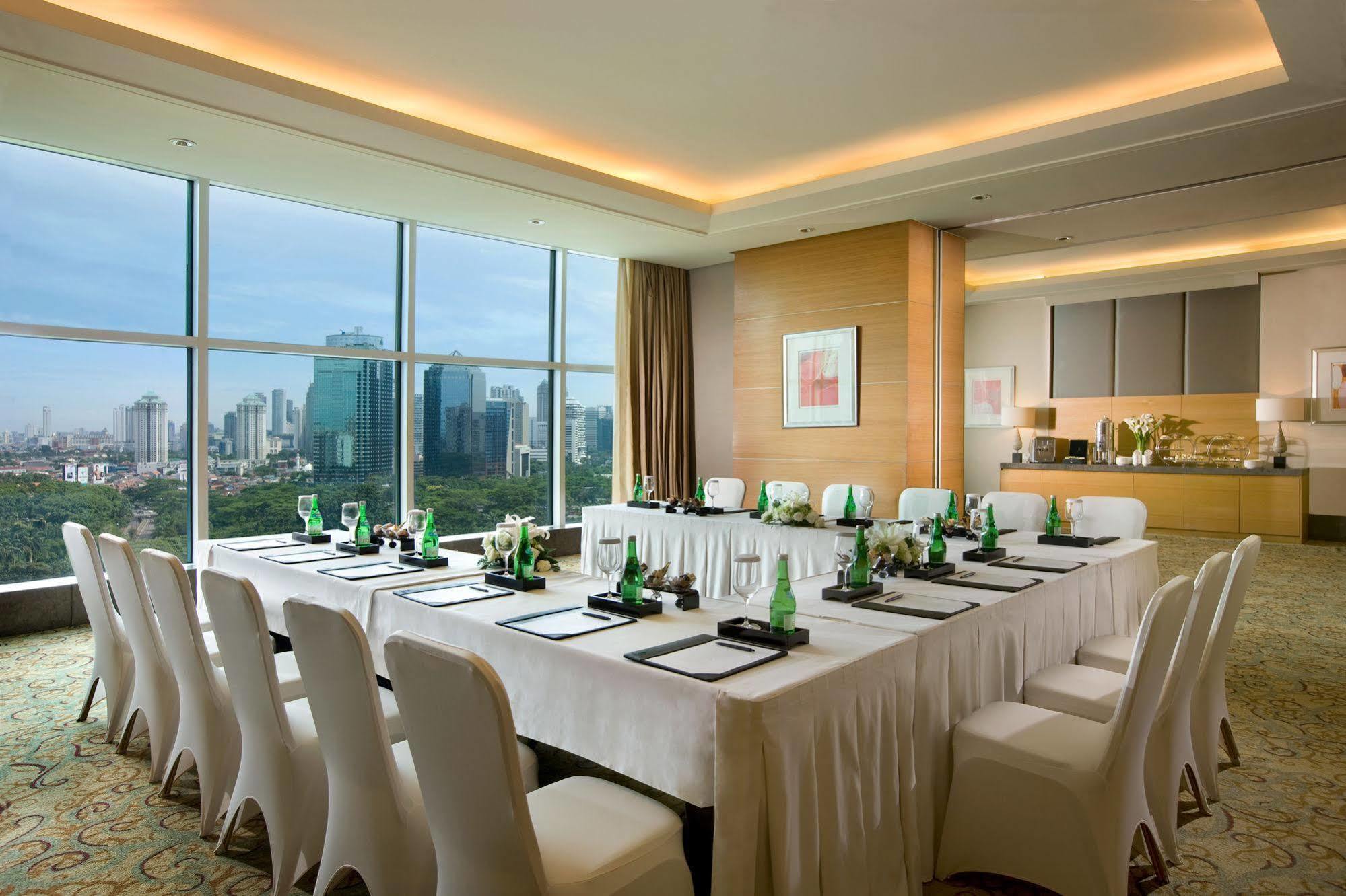 The Residences Of The Ritz-carlton Pacific Place Hotel
